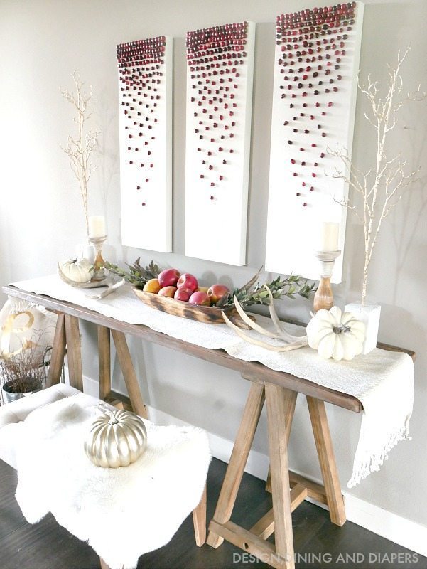 Modern DIY Cranberry Decor - Yup, those are cranberries on that art. Click to see the full details!