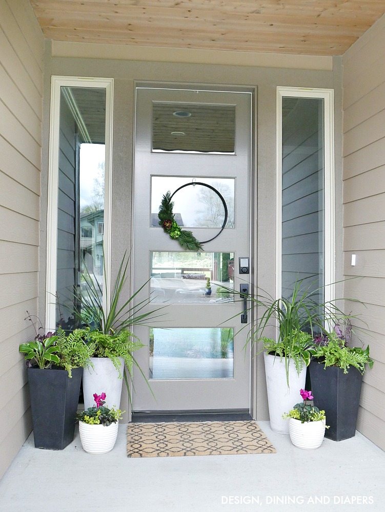 Front Porch Planter Ideas for spring! 