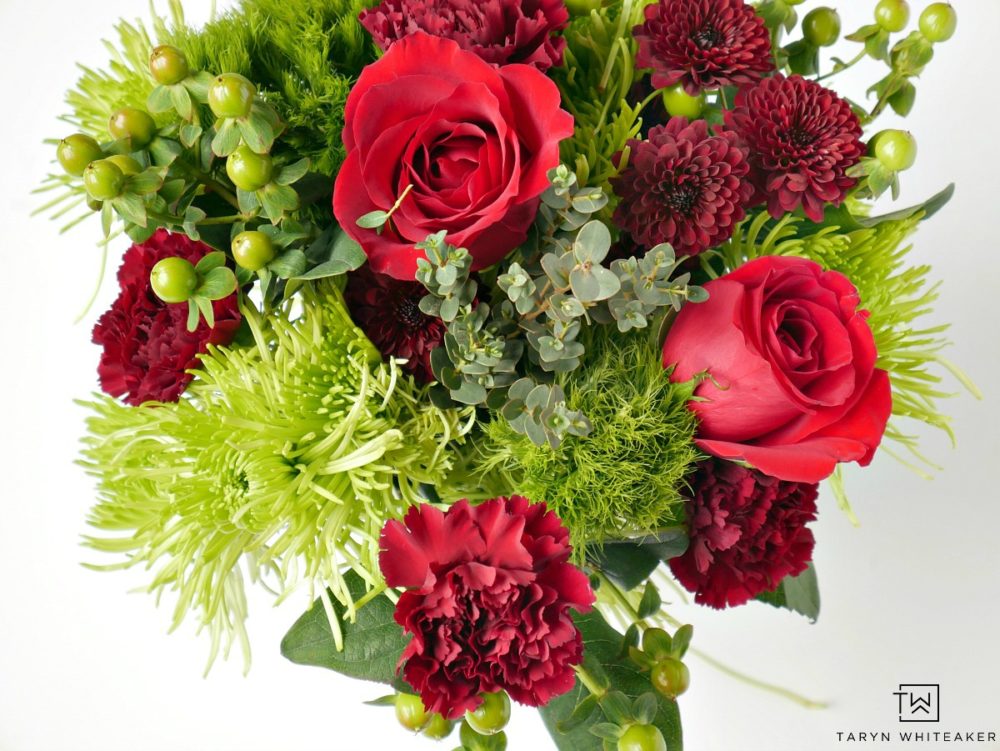 Grab a $10 bouquet of flowers at the grocery store and create your own stunning floral piece. Here are a few Tips for Arranging Grocery Store Flowers!