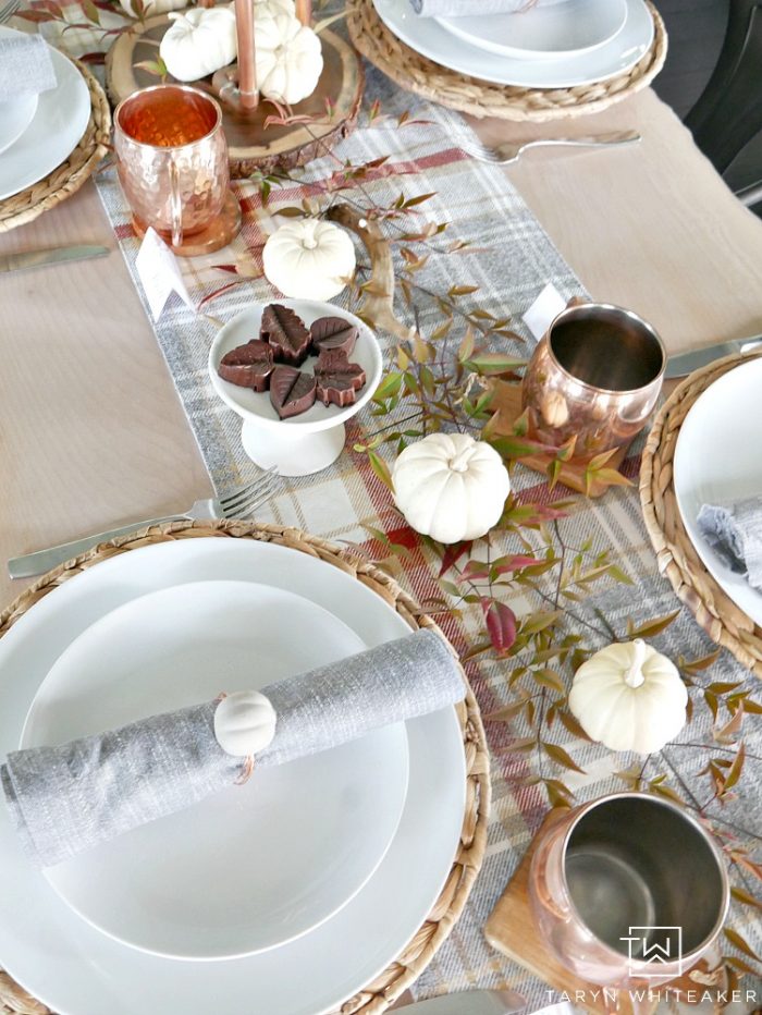 Easily create an inviting table for your friends and family to dine at with this Nature Inspired Thanksgiving Table With Copper Accents!