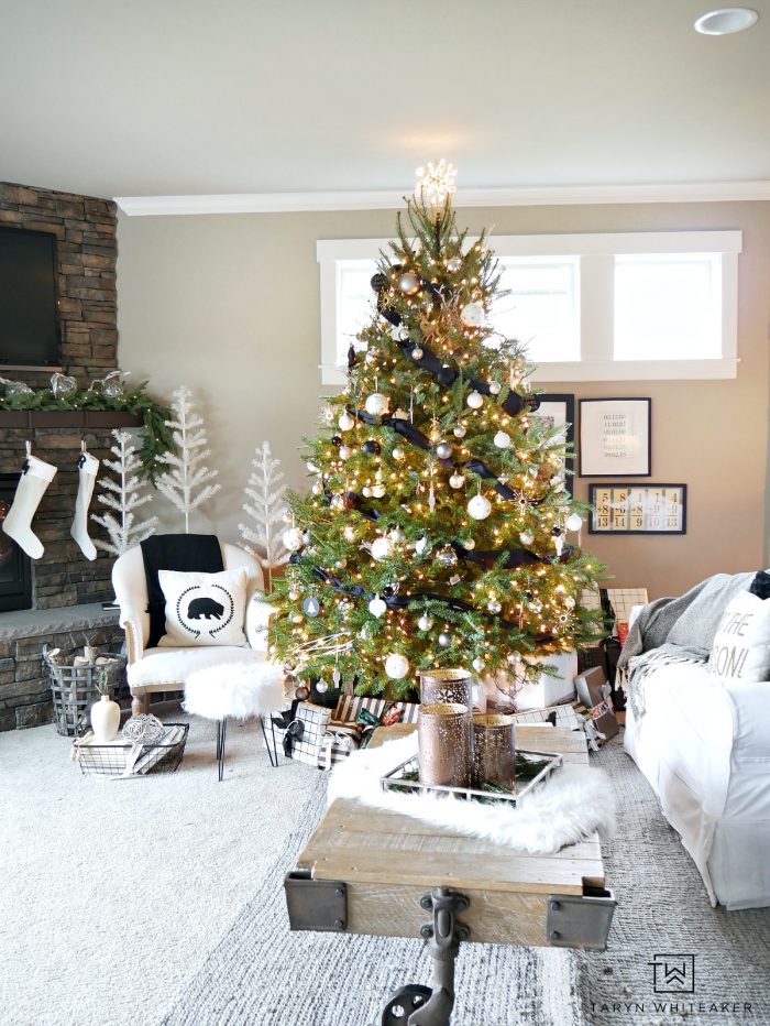 Green Black and White Christmas Home Tour - Taryn Whiteaker Designs