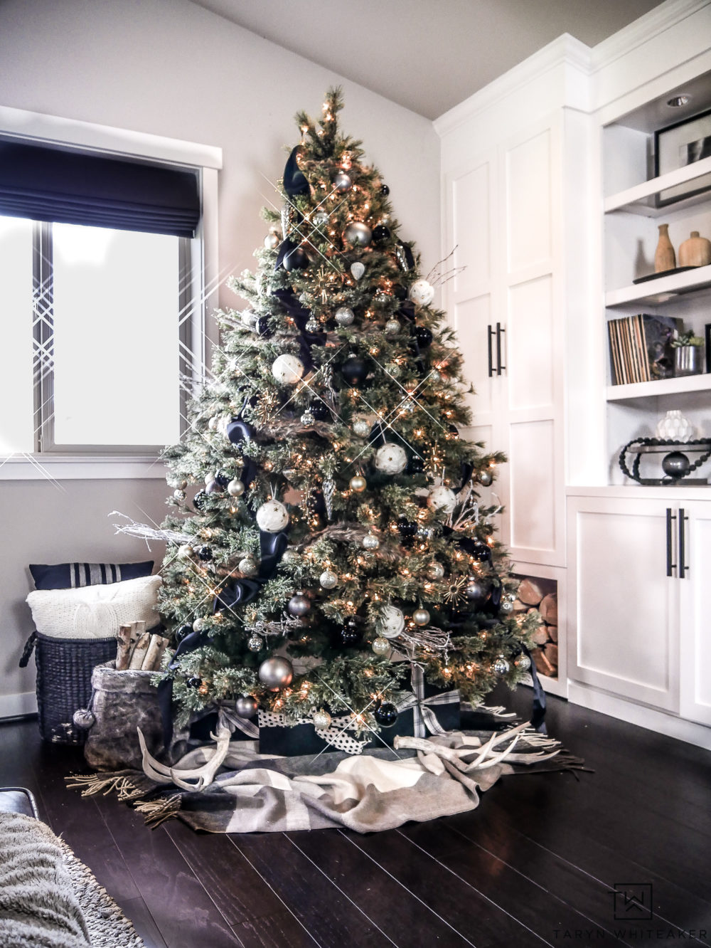 Rustic Modern Christmas Tree - Taryn Whiteaker Designs