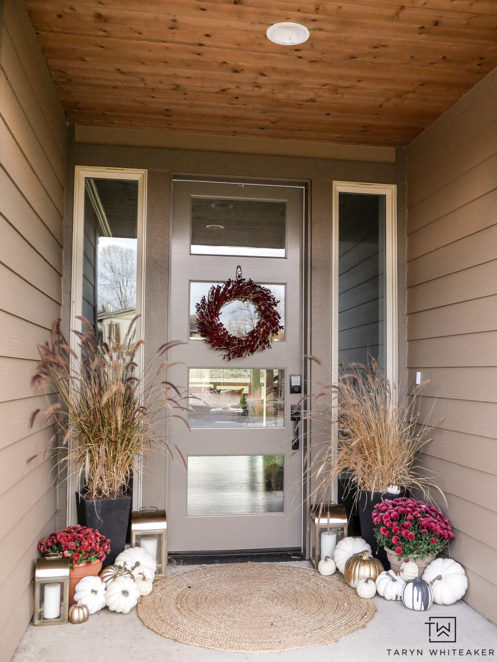 Late Fall Porch Decor with Red and cream and pops of gold. Perfect for Thanksgiving!