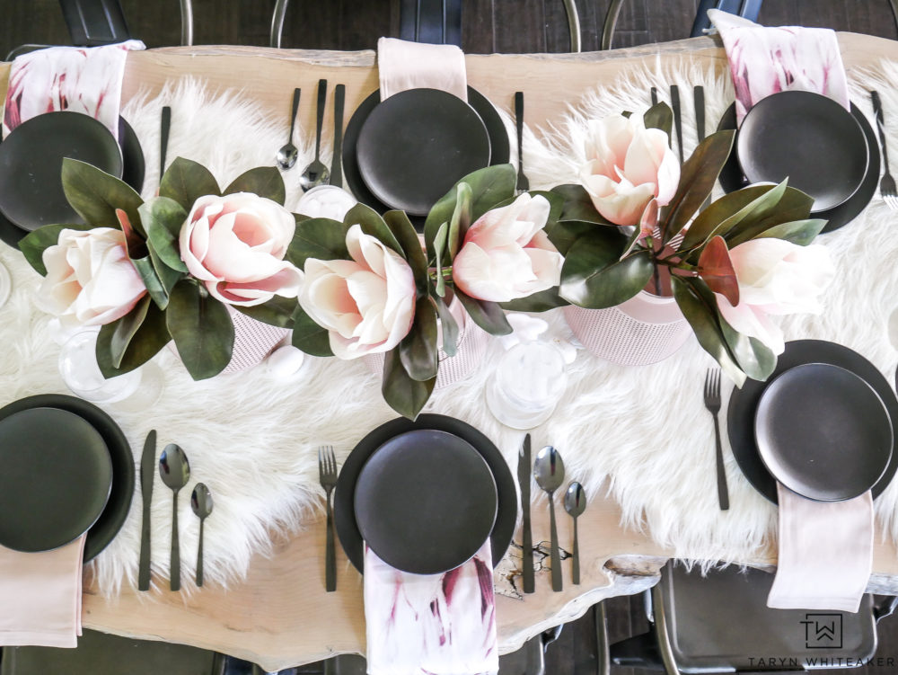 Simple can still be dramatic with this black and blush table decor. The black and white table with pops of floral and pink is the perfect combo. 