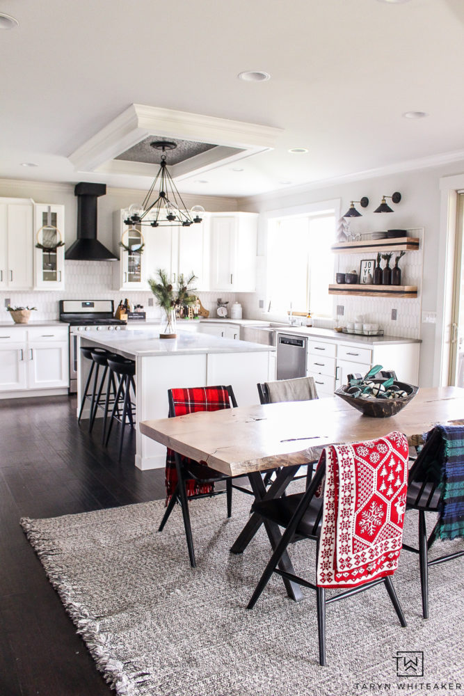 Kitchen Christmas Decor - Taryn Whiteaker Designs