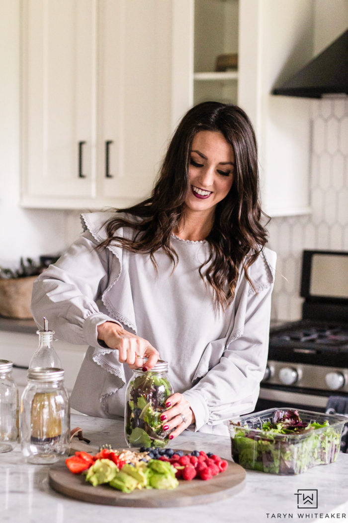 Get back to healthy in the New Year, kick off healthy habits with Whole 30 Salads In A Jar. Meal prep is key for staying on track with a healthy lifestyle. 