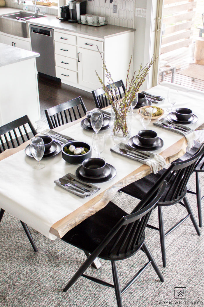 Create this Black and White Minimalistic Easter Table using inexpensive decor and materials you probably have!