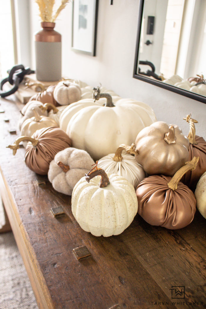 Beautiful neutral pumpkin display for your fall decor! 