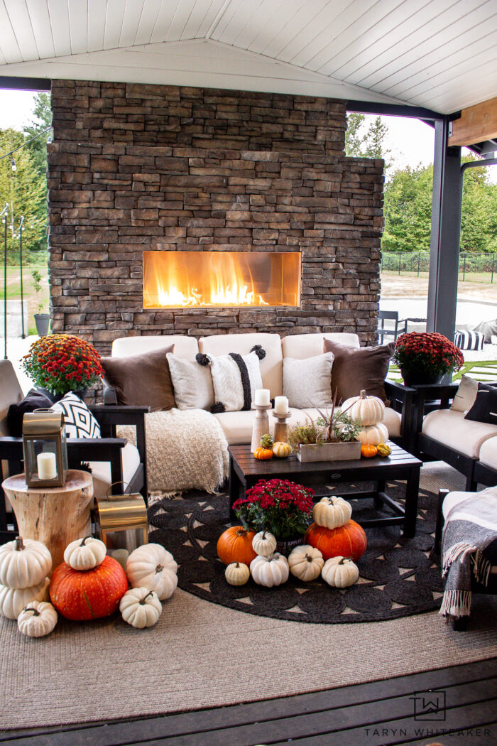 Neutral Outdoor Patio Decor - Taryn Whiteaker Designs