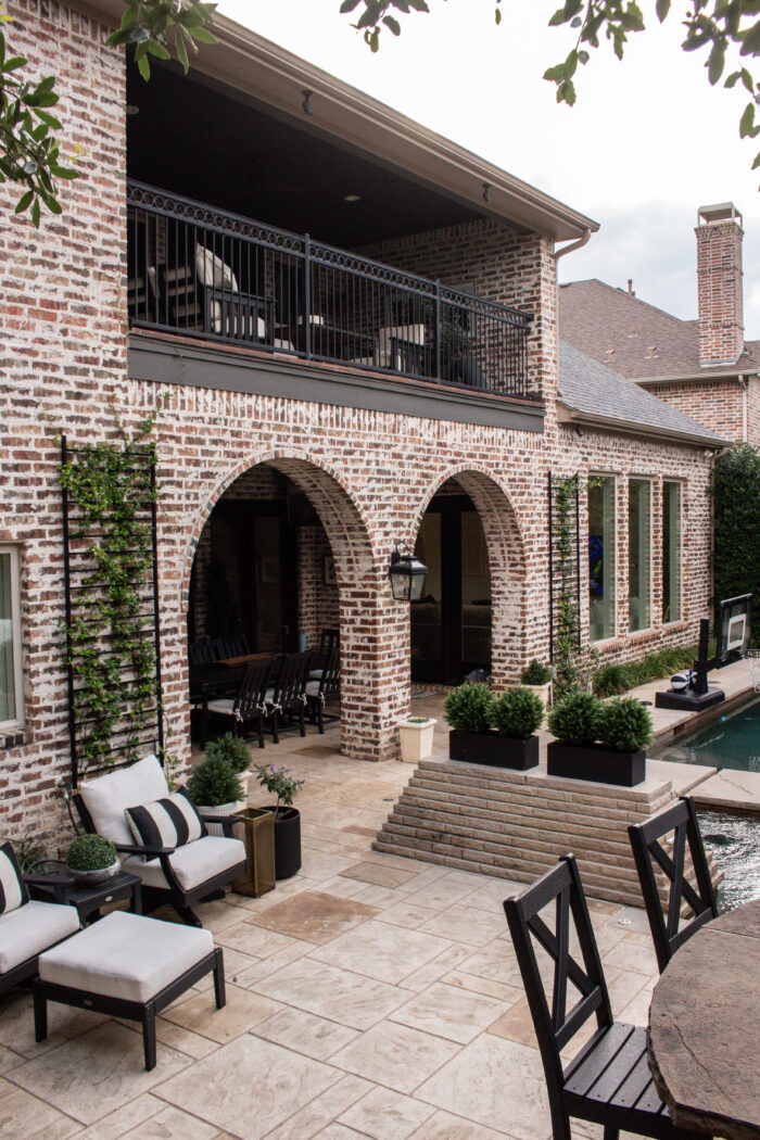 Black and White Transitional Backyard Decor - U Shaped POLYWOOD sectional for ultimate backyard entertaining